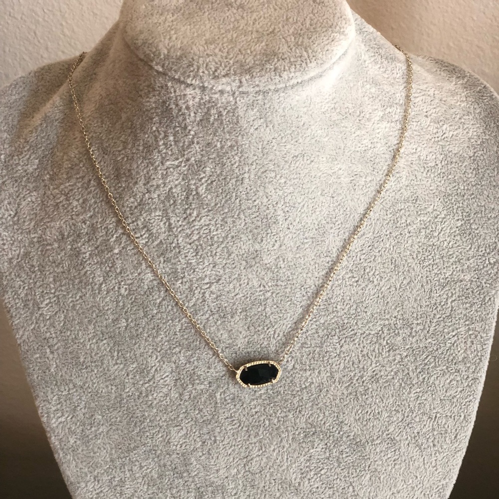 Black Kendra Scott necklace